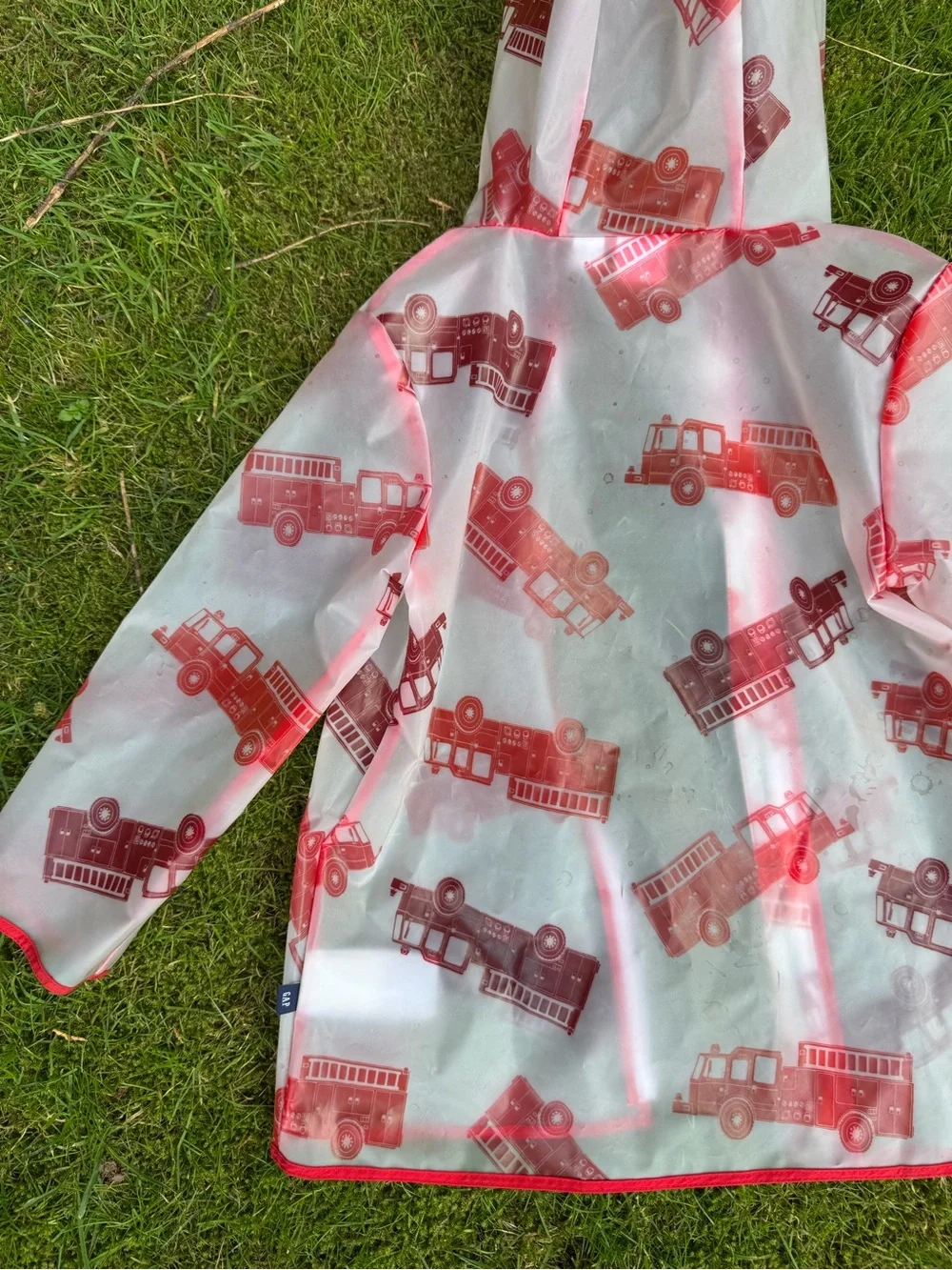 Baby Gap Boys’ Size 4 Rain Jacket | Firetrucks | EUC | Hood
